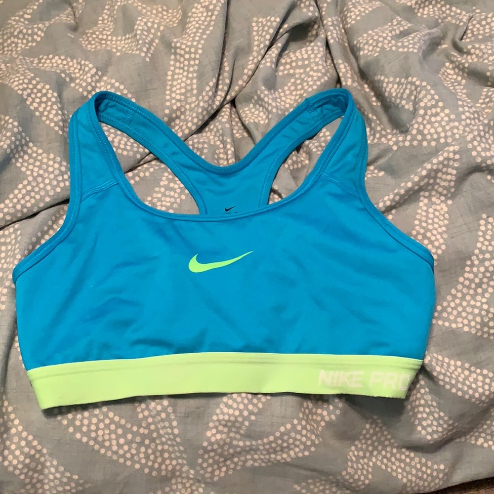 nike bra size small